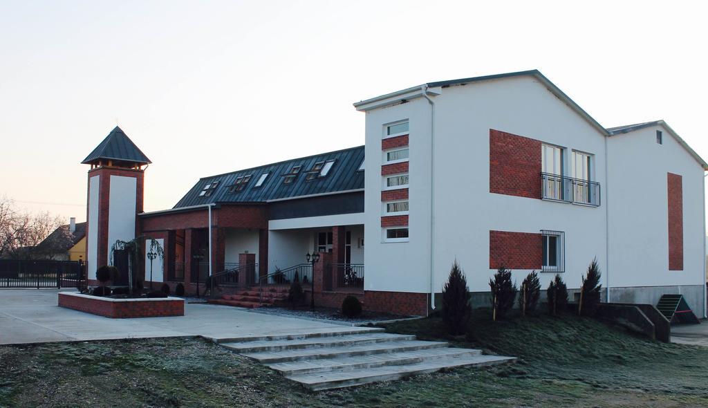 Vydrany Guest House Hodus מראה חיצוני תמונה